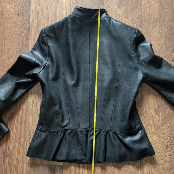 Women's Black Leather Jacket By TAHARI Size S - Picture 6 of 8